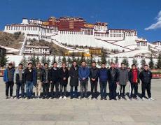 西藏污水處理廠員工合影